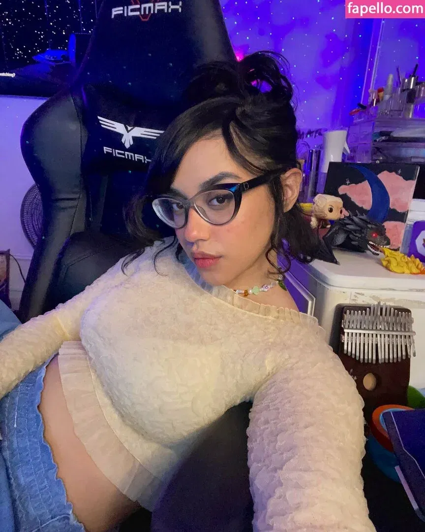 OFTV / itsqueennovaa Onlyfans Photo Gallery 