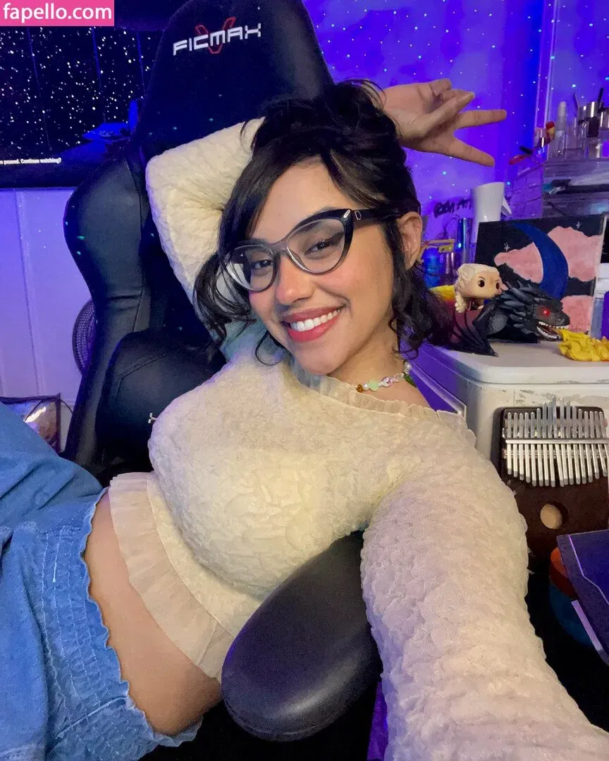 OFTV / itsqueennovaa Onlyfans Photo Gallery 