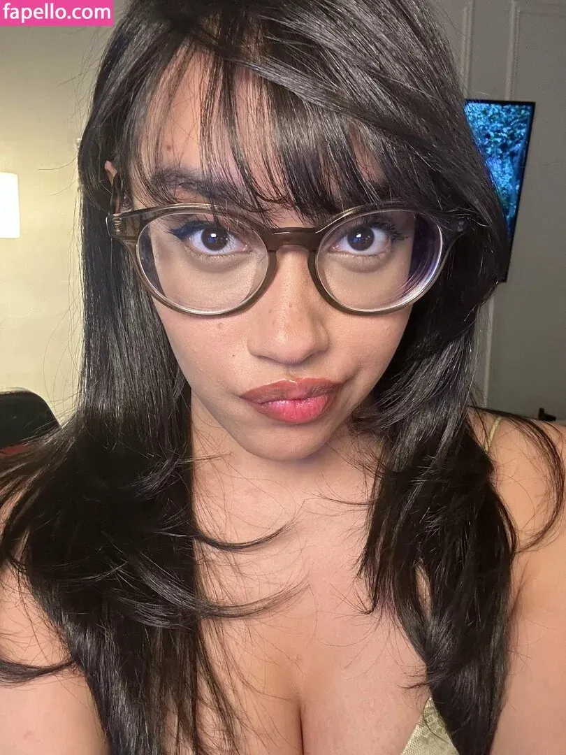 OFTV / itsqueennovaa Onlyfans Photo Gallery 