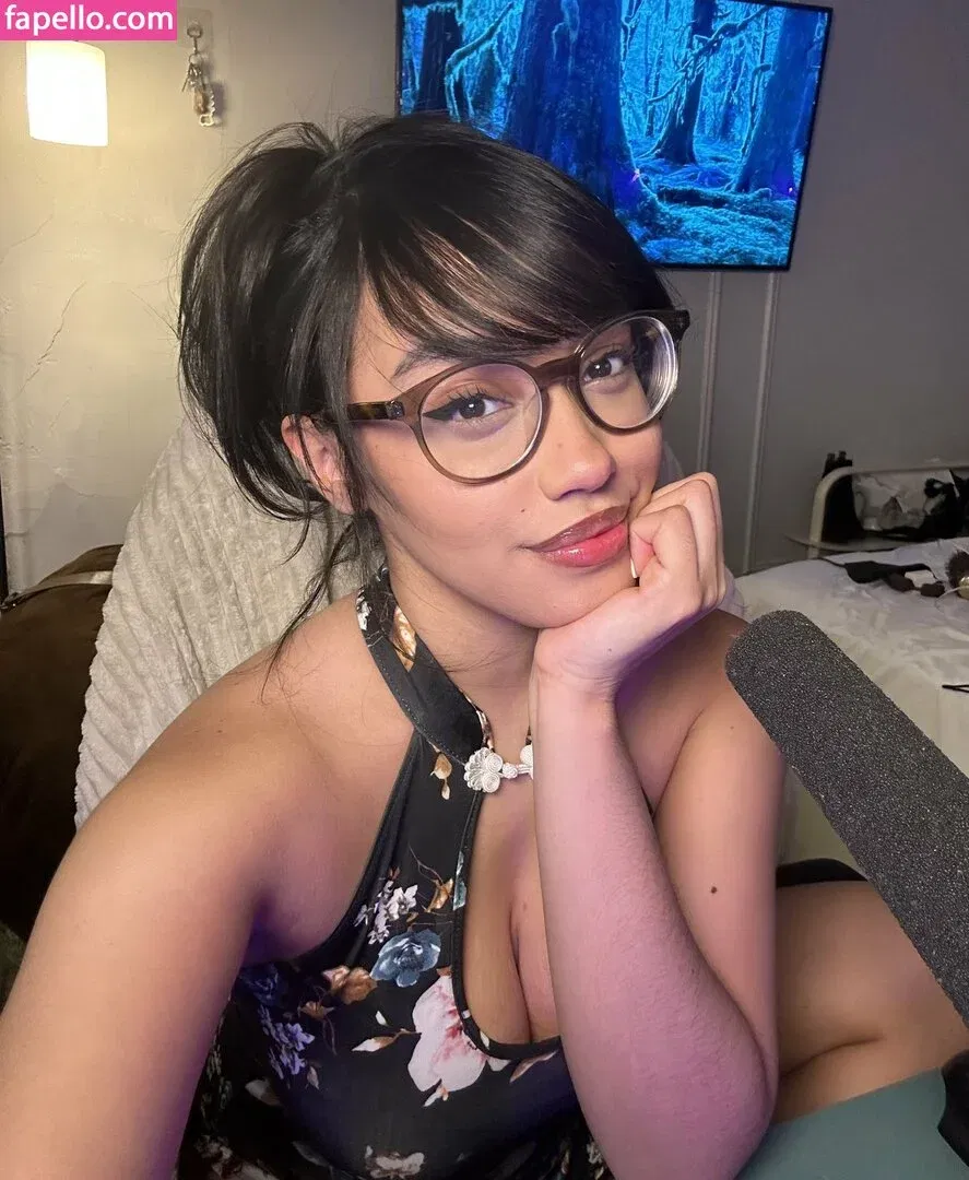 OFTV / itsqueennovaa Onlyfans Photo Gallery 