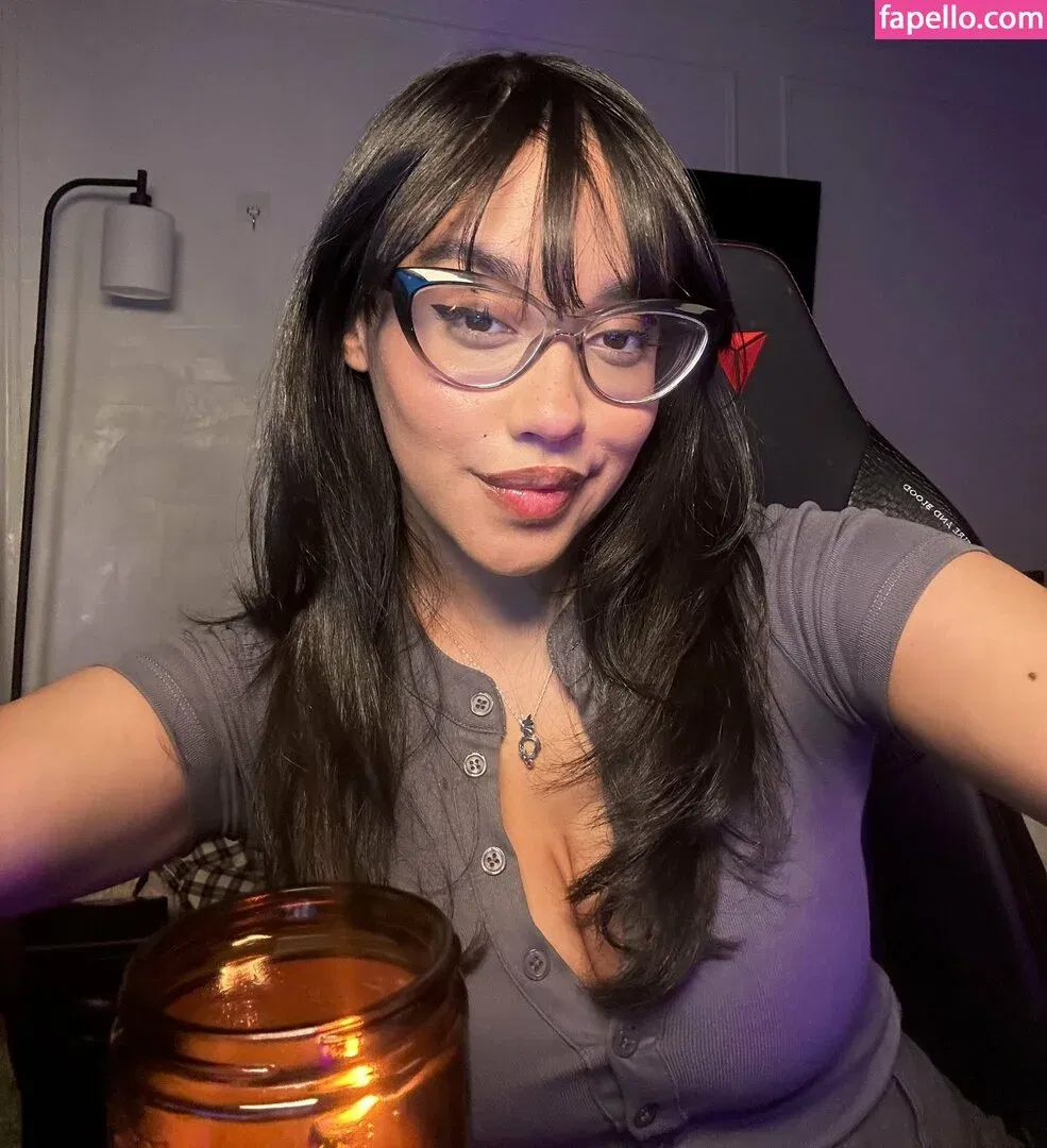 OFTV / itsqueennovaa Onlyfans Photo Gallery 