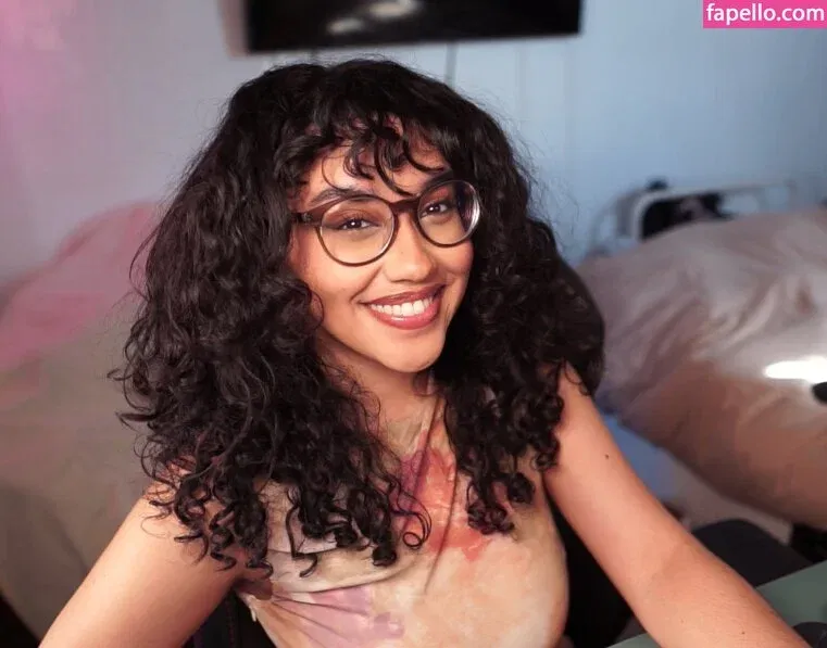 OFTV / itsqueennovaa Onlyfans Photo Gallery 