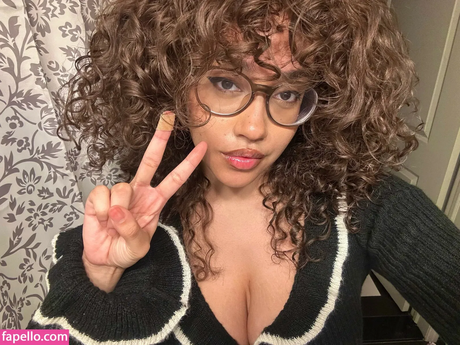 OFTV / itsqueennovaa Onlyfans Photo Gallery 