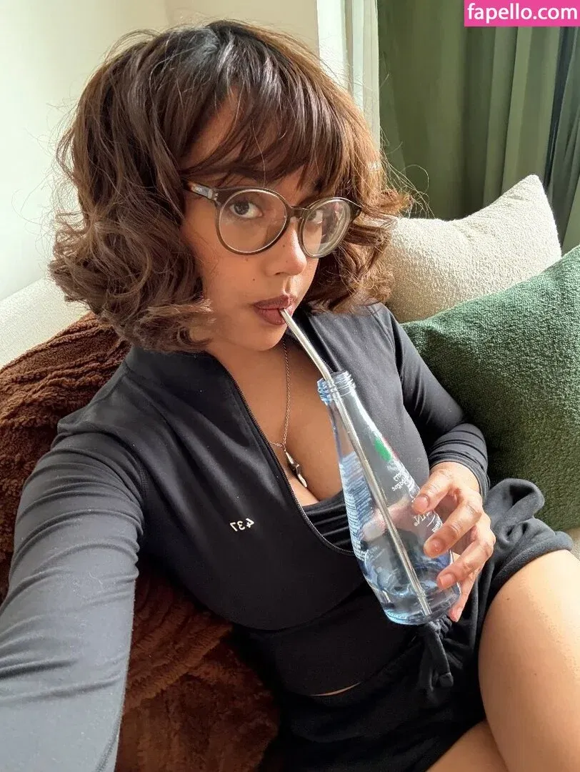 OFTV / itsqueennovaa Onlyfans Photo Gallery 