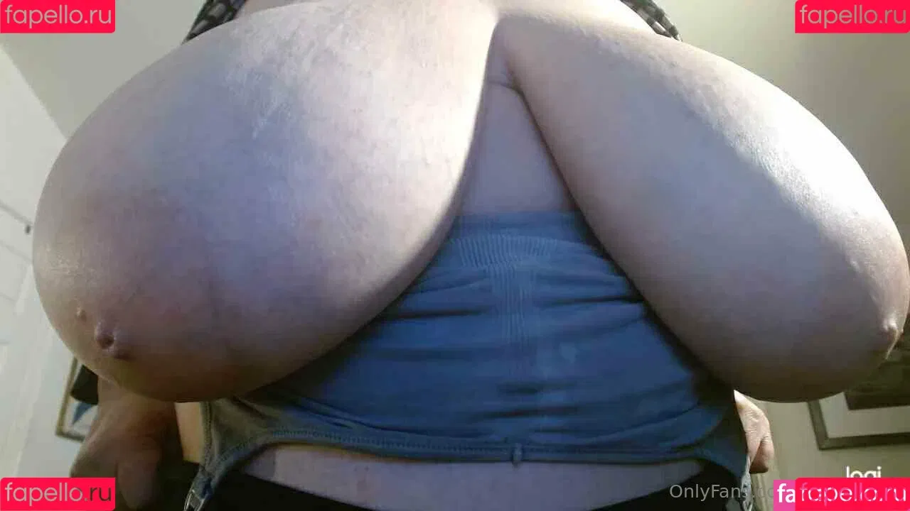 bustymuse Onlyfans Photo Gallery 