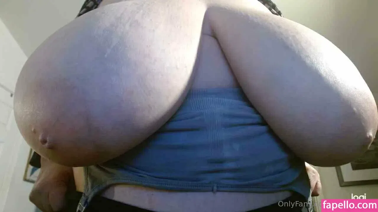 bustymuse Onlyfans Photo Gallery 