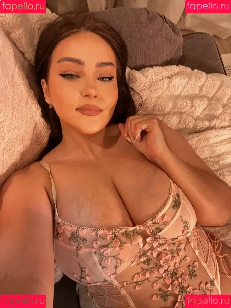 EvelynWhite / evelynwhiteldn Onlyfans Photo Gallery 