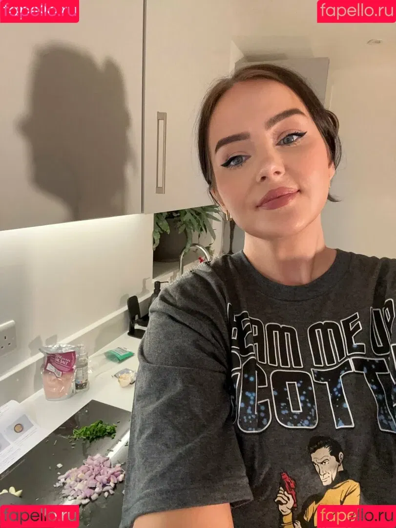EvelynWhite / evelynwhiteldn Onlyfans Photo Gallery 