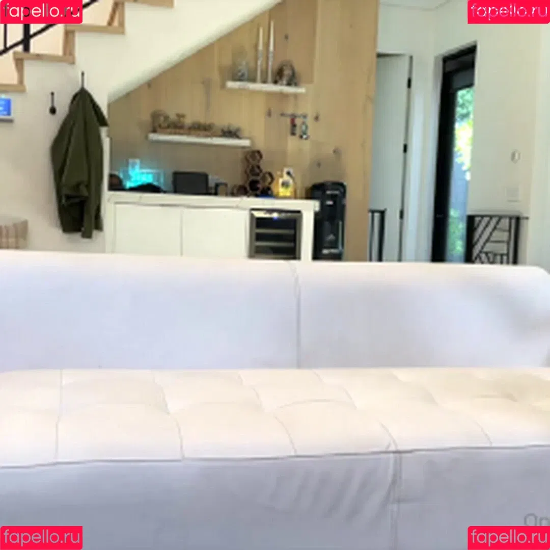 Jessie Rogers / MzJessie / YourGreenGuru / jessierogersgreen / xJessieRogersX Onlyfans Photo Gallery 