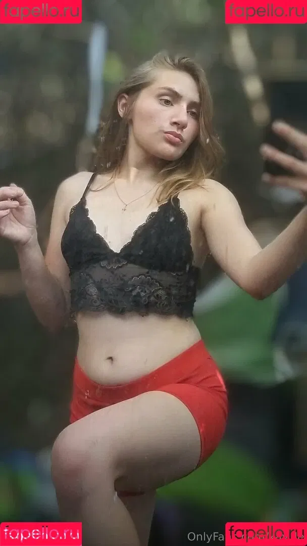 kay.de / kyedae Onlyfans Photo Gallery 