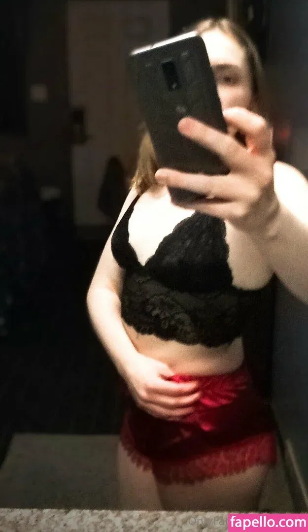 kay.de / kyedae Onlyfans Photo Gallery 