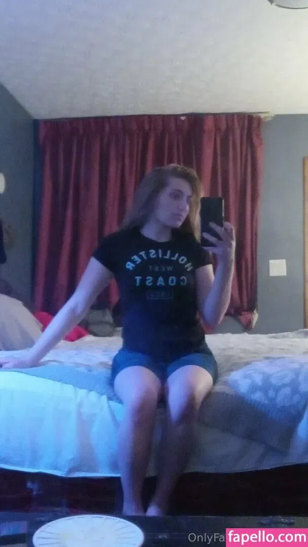 kay.de / kyedae Onlyfans Photo Gallery 