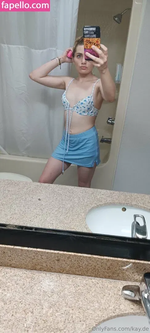 kay.de / kyedae Onlyfans Photo Gallery 