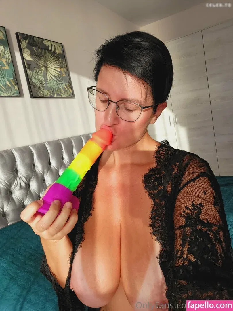 Curvyjules / cj_playroom_official / cjules69 Onlyfans Photo Gallery 