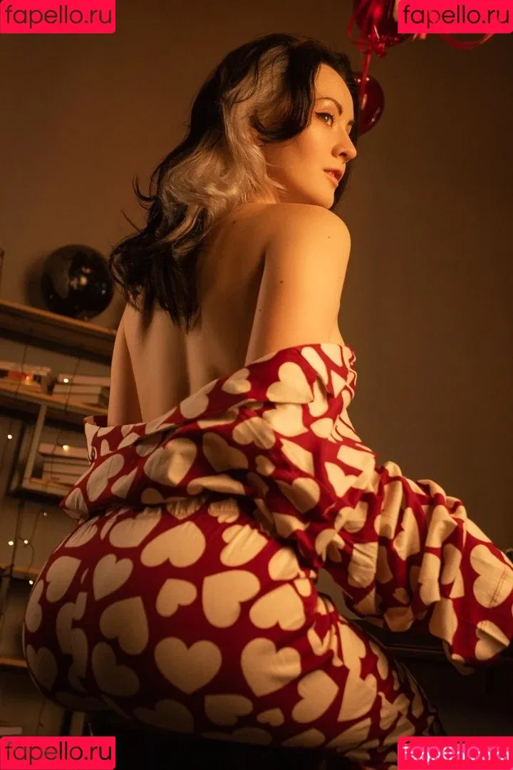 AdamaeOniksiya / Oniksiya Sofinikum / nuviponyali / oniksiya_sofinikum / sofinikum Onlyfans Photo Gallery 