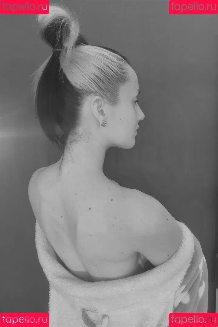 AdamaeOniksiya / Oniksiya Sofinikum / nuviponyali / oniksiya_sofinikum / sofinikum Onlyfans Photo Gallery 