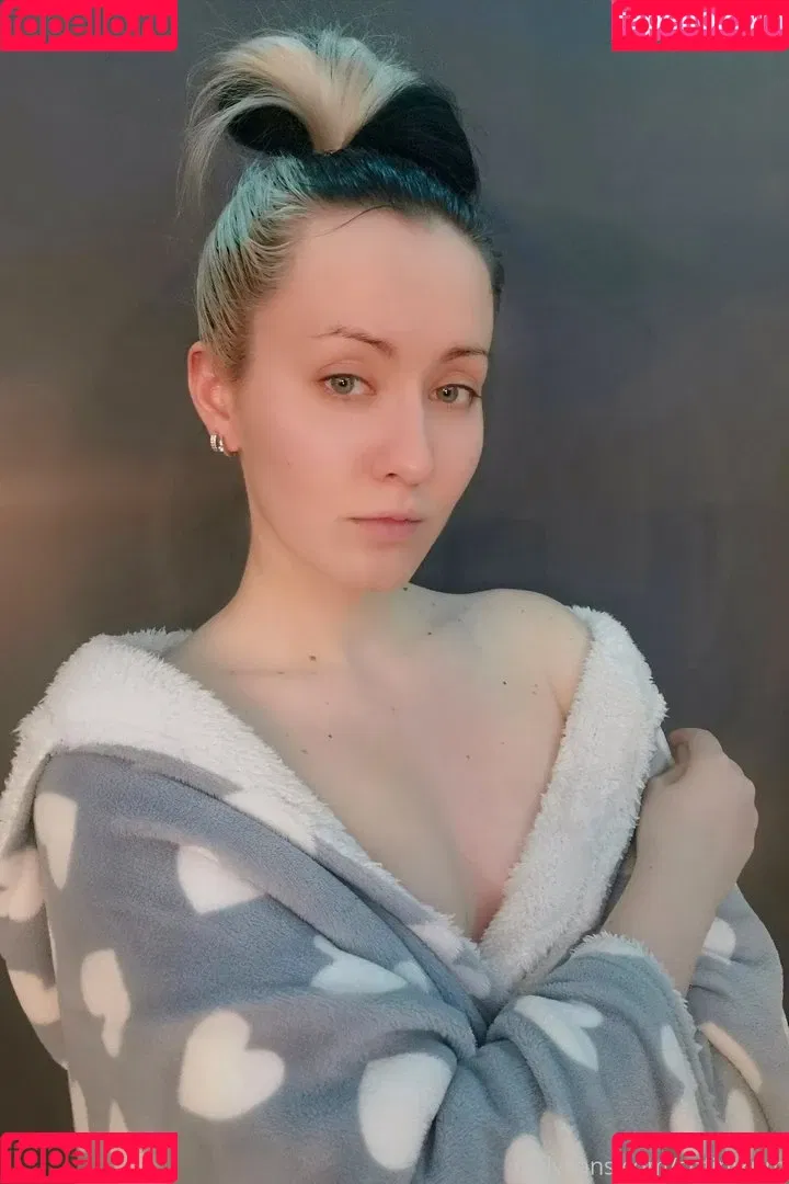 AdamaeOniksiya / Oniksiya Sofinikum / nuviponyali / oniksiya_sofinikum / sofinikum Onlyfans Photo Gallery 