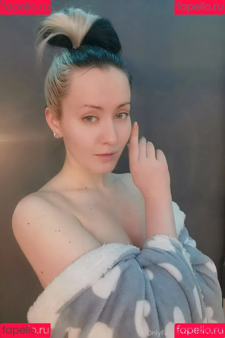 AdamaeOniksiya / Oniksiya Sofinikum / nuviponyali / oniksiya_sofinikum / sofinikum Onlyfans Photo Gallery 