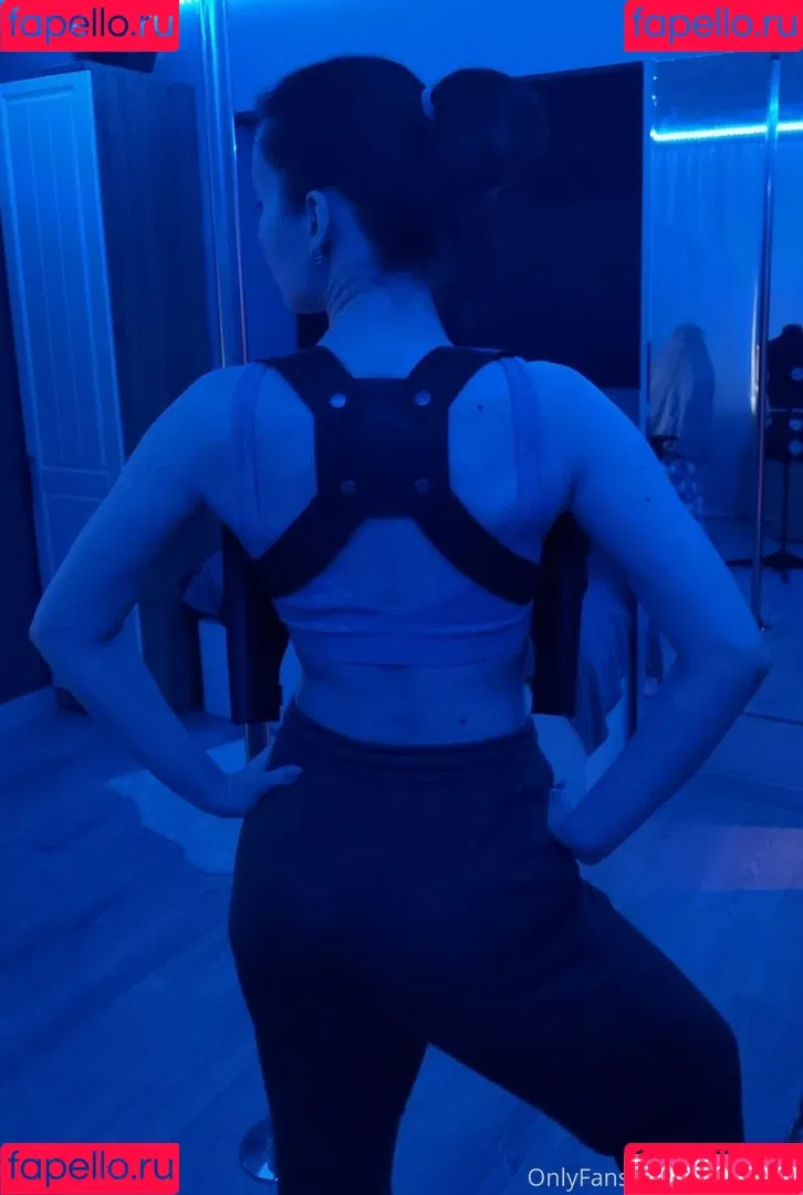 AdamaeOniksiya / Oniksiya Sofinikum / nuviponyali / oniksiya_sofinikum / sofinikum Onlyfans Photo Gallery 