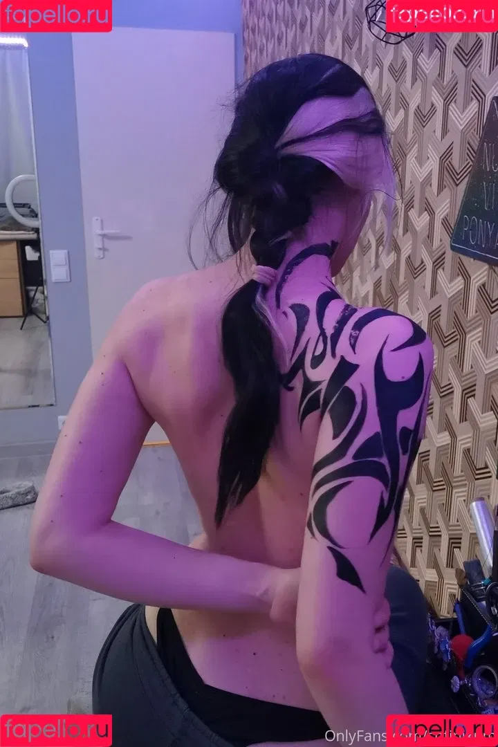 AdamaeOniksiya / Oniksiya Sofinikum / nuviponyali / oniksiya_sofinikum / sofinikum Onlyfans Photo Gallery 