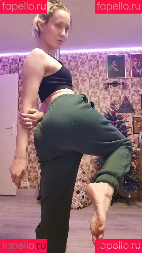 AdamaeOniksiya / Oniksiya Sofinikum / nuviponyali / oniksiya_sofinikum / sofinikum Onlyfans Photo Gallery 