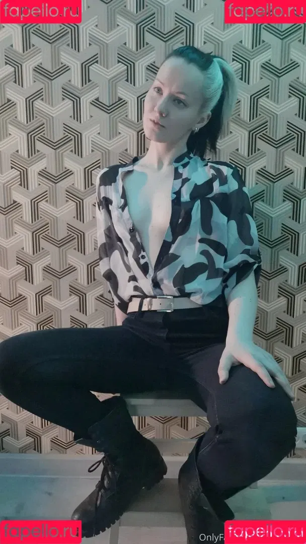 AdamaeOniksiya / Oniksiya Sofinikum / nuviponyali / oniksiya_sofinikum / sofinikum Onlyfans Photo Gallery 