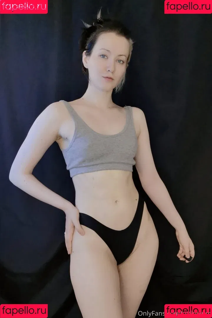 AdamaeOniksiya / Oniksiya Sofinikum / nuviponyali / oniksiya_sofinikum / sofinikum Onlyfans Photo Gallery 