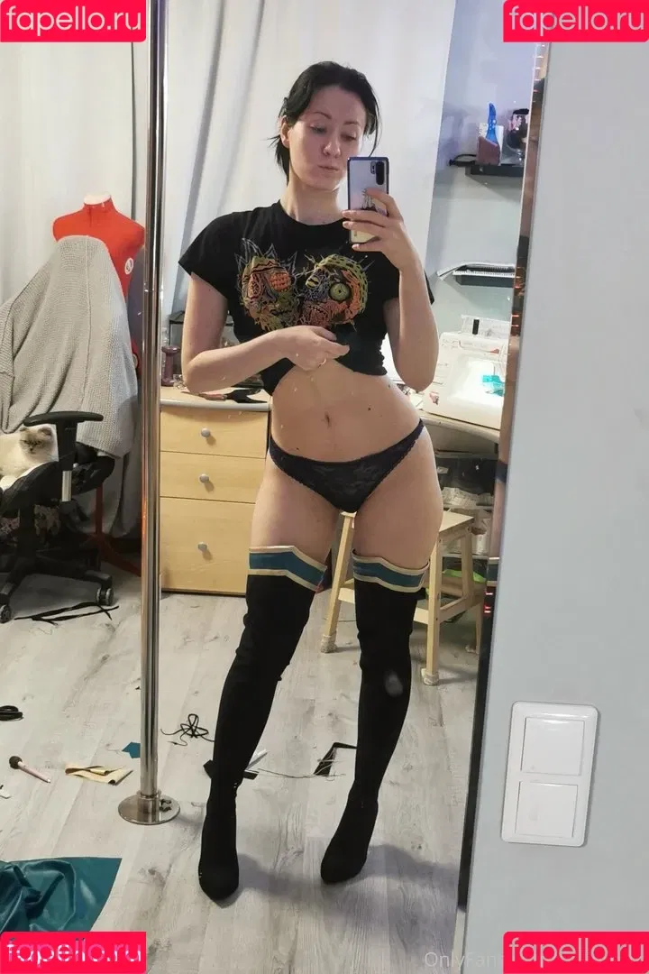 AdamaeOniksiya / Oniksiya Sofinikum / nuviponyali / oniksiya_sofinikum / sofinikum Onlyfans Photo Gallery 