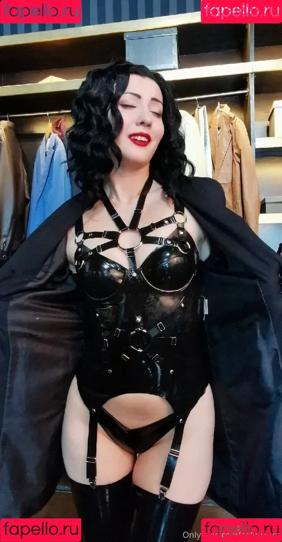 AdamaeOniksiya / Oniksiya Sofinikum / nuviponyali / oniksiya_sofinikum / sofinikum Onlyfans Photo Gallery 