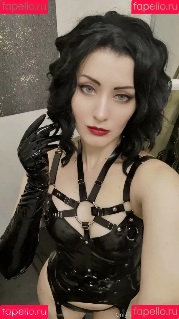 AdamaeOniksiya / Oniksiya Sofinikum / nuviponyali / oniksiya_sofinikum / sofinikum Onlyfans Photo Gallery 