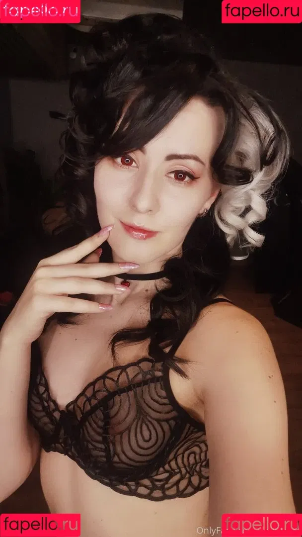 AdamaeOniksiya / Oniksiya Sofinikum / nuviponyali / oniksiya_sofinikum / sofinikum Onlyfans Photo Gallery 