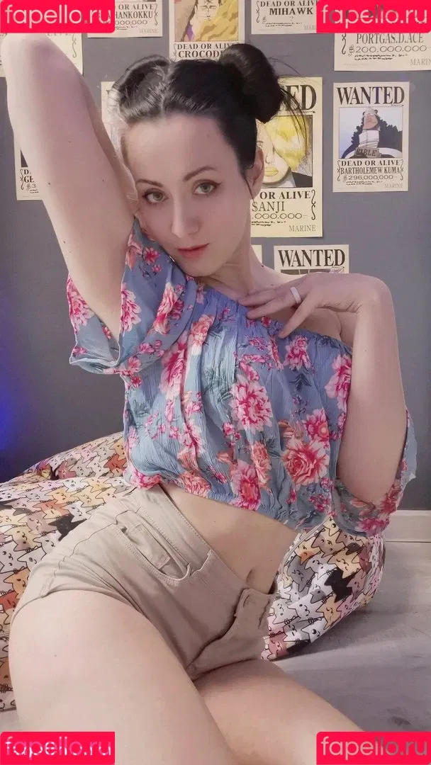 AdamaeOniksiya / Oniksiya Sofinikum / nuviponyali / oniksiya_sofinikum / sofinikum Onlyfans Photo Gallery 