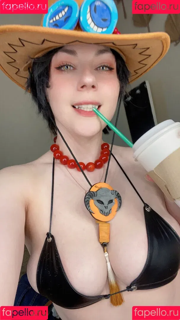 AdamaeOniksiya / Oniksiya Sofinikum / nuviponyali / oniksiya_sofinikum / sofinikum Onlyfans Photo Gallery 
