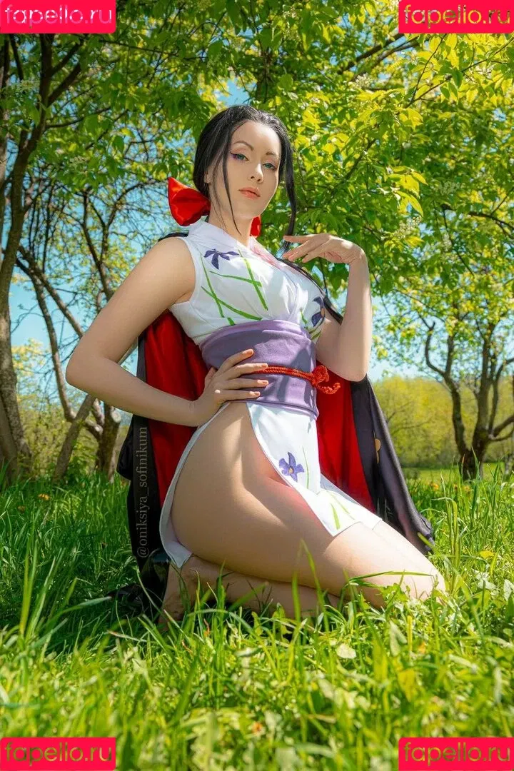 AdamaeOniksiya / Oniksiya Sofinikum / nuviponyali / oniksiya_sofinikum / sofinikum Onlyfans Photo Gallery 