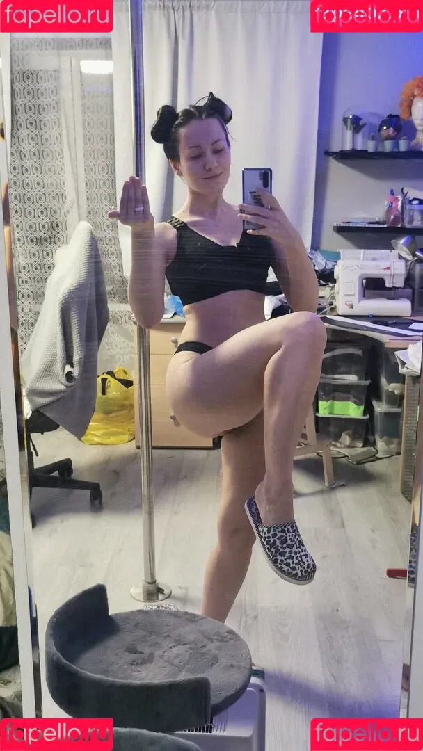 AdamaeOniksiya / Oniksiya Sofinikum / nuviponyali / oniksiya_sofinikum / sofinikum Onlyfans Photo Gallery 