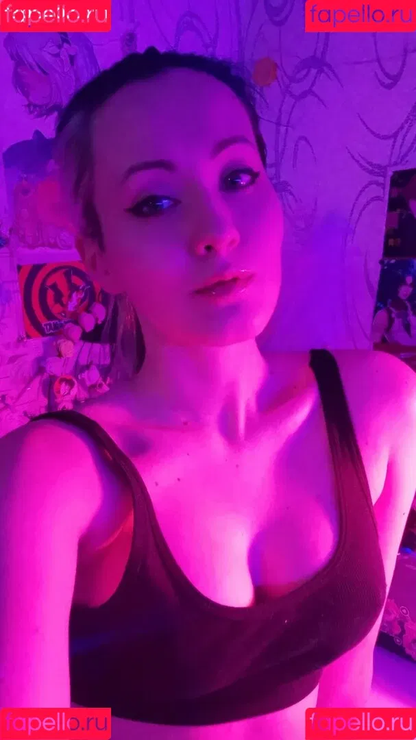 AdamaeOniksiya / Oniksiya Sofinikum / nuviponyali / oniksiya_sofinikum / sofinikum Onlyfans Photo Gallery 