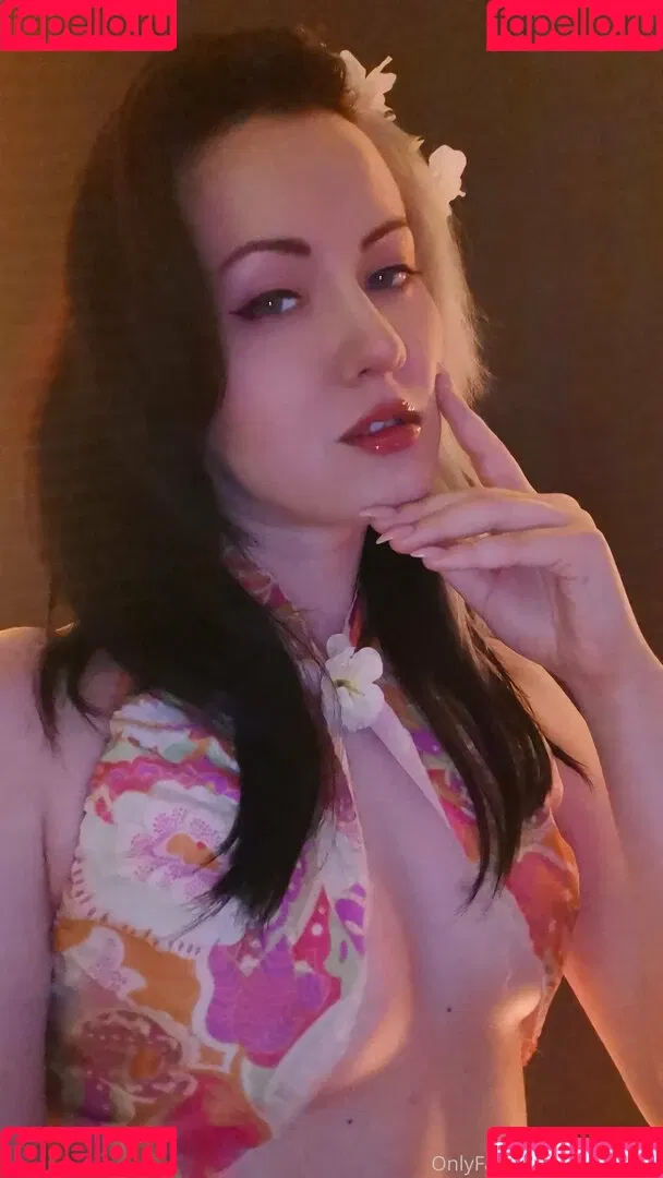 AdamaeOniksiya / Oniksiya Sofinikum / nuviponyali / oniksiya_sofinikum / sofinikum Onlyfans Photo Gallery 