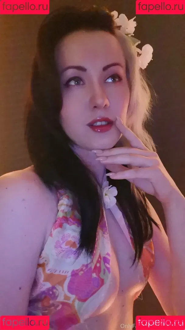 AdamaeOniksiya / Oniksiya Sofinikum / nuviponyali / oniksiya_sofinikum / sofinikum Onlyfans Photo Gallery 