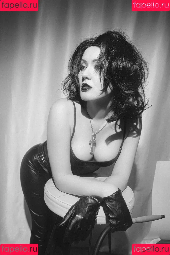 AdamaeOniksiya / Oniksiya Sofinikum / nuviponyali / oniksiya_sofinikum / sofinikum Onlyfans Photo Gallery 