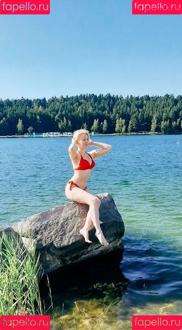 AdamaeOniksiya / Oniksiya Sofinikum / nuviponyali / oniksiya_sofinikum / sofinikum Onlyfans Photo Gallery 