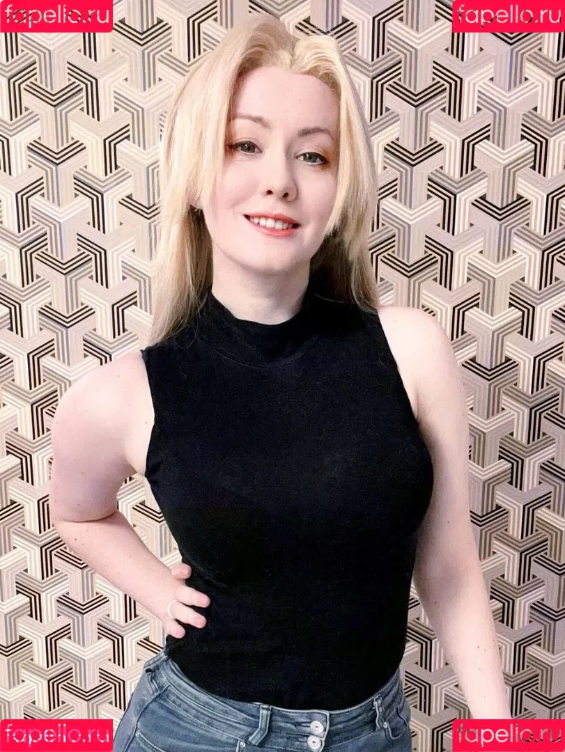 AdamaeOniksiya / Oniksiya Sofinikum / nuviponyali / oniksiya_sofinikum / sofinikum Onlyfans Photo Gallery 