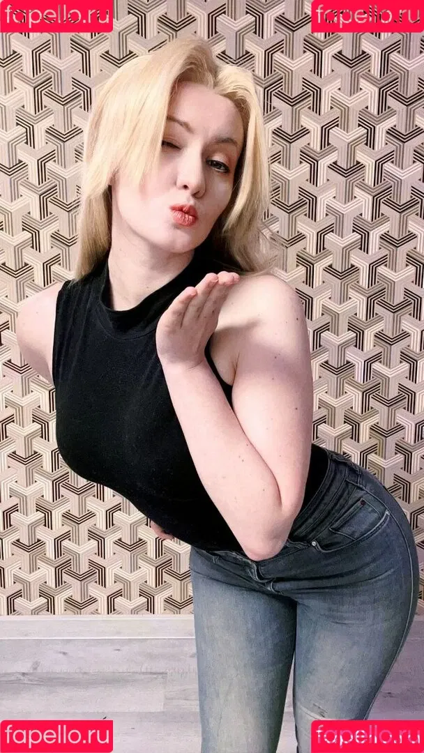 AdamaeOniksiya / Oniksiya Sofinikum / nuviponyali / oniksiya_sofinikum / sofinikum Onlyfans Photo Gallery 