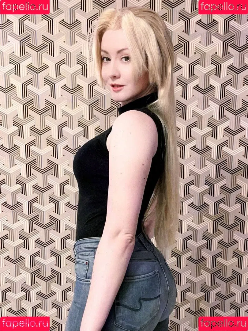 AdamaeOniksiya / Oniksiya Sofinikum / nuviponyali / oniksiya_sofinikum / sofinikum Onlyfans Photo Gallery 