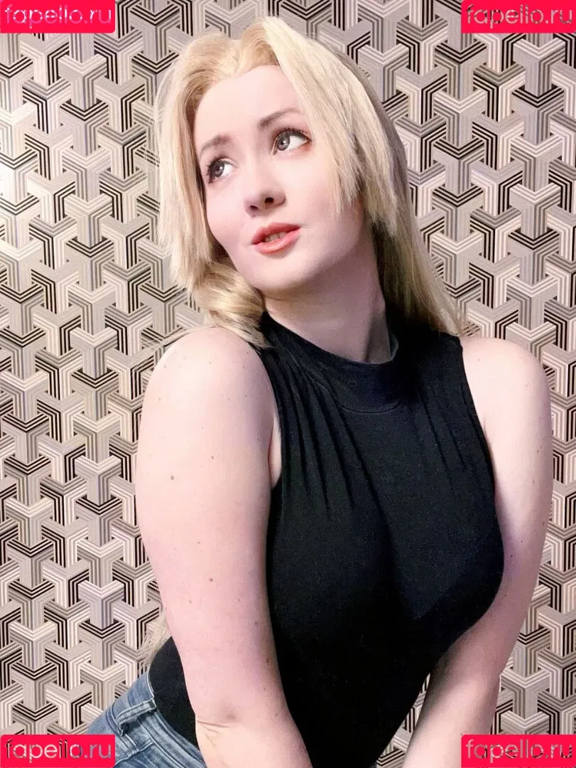 AdamaeOniksiya / Oniksiya Sofinikum / nuviponyali / oniksiya_sofinikum / sofinikum Onlyfans Photo Gallery 