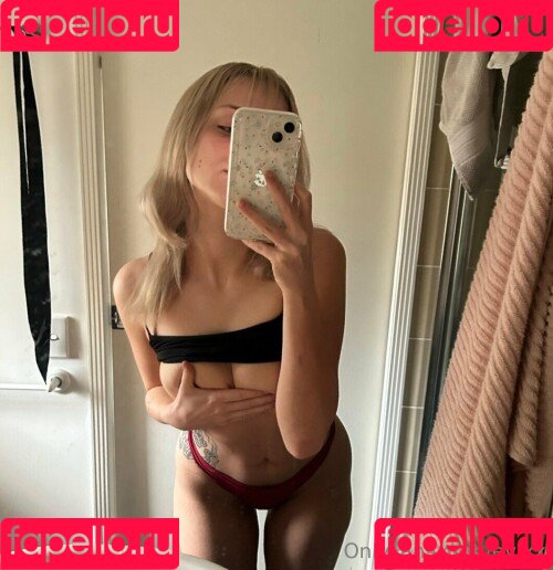 Olivia Evi Plant Onlyfans Photo Gallery 