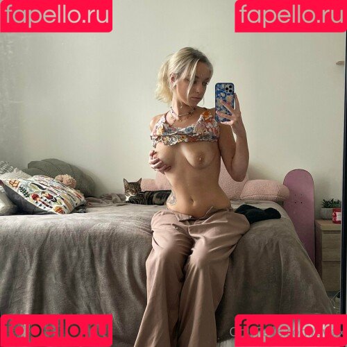 Olivia Evi Plant Onlyfans Photo Gallery 