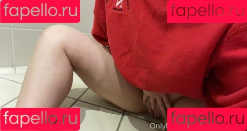 Olivia Evi Plant Onlyfans Photo Gallery 