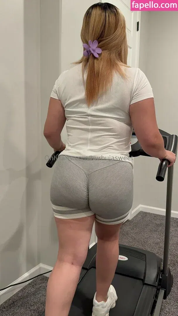 TiaBurbuja / burbujasweet Onlyfans Photo Gallery 