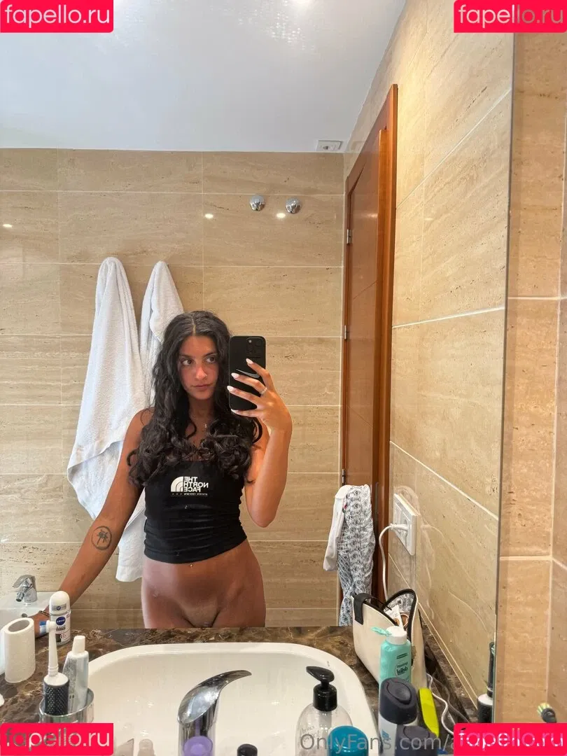 ariakhan00 / khanyounotaria Onlyfans Photo Gallery 