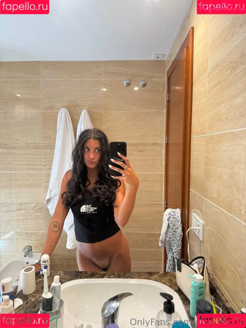 ariakhan00 / khanyounotaria Onlyfans Photo Gallery 